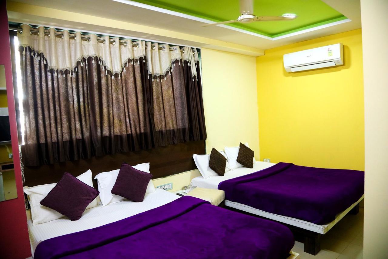 Hotel Citizen Inn Ахмедабад Екстериор снимка