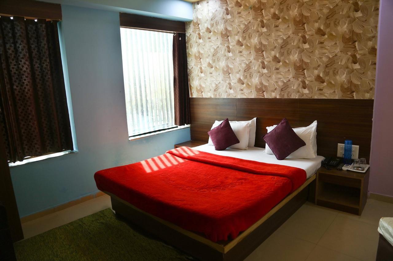 Hotel Citizen Inn Ахмедабад Екстериор снимка